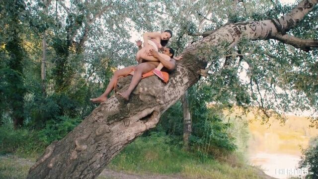 Francesca Di Caprio [sex on tree]