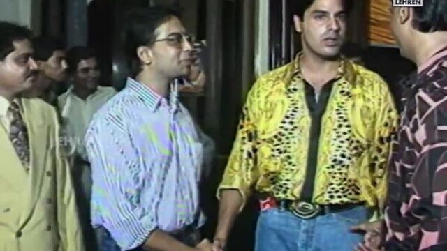 Young Shah Rukh Khan, Kajol, Akshay Kumar and other actors at the premiere of the film "Playing with Death" 1993
