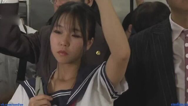 Sexual harassment in the subway [Japanese trash][Mom Knife]