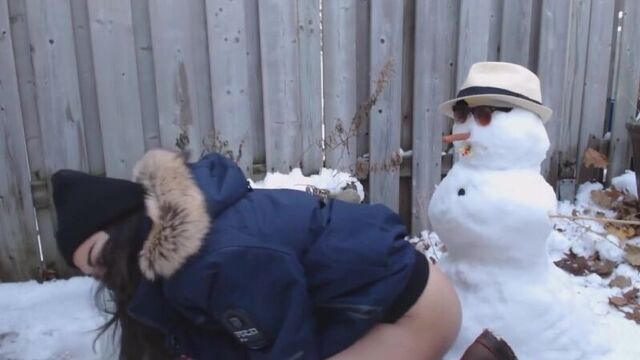 Sex with a snowman. Homemade porn. Morning sex. Porn. Breed porn. Qualifying porn. youngster.Virgin. Anal. Sex on pussy