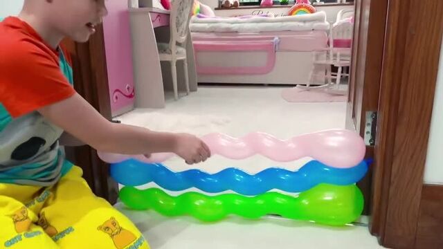 Max and Katya don't share slime balls