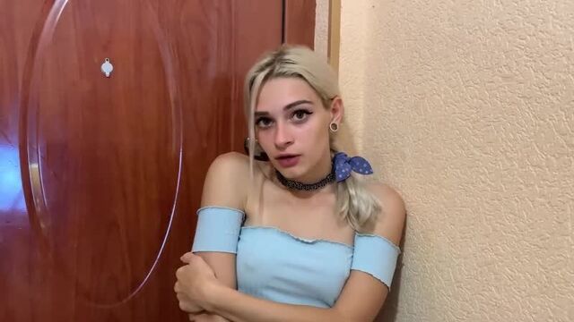 [RUSSIAN] QUICK ANAL SEX WHILE WIFE IS NOT AT HOME - BELLENIKO