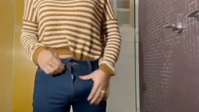 Huge clitoris doesn't fit in pants