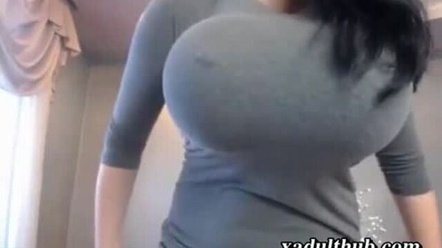 Gypsy mom shows off her milkings on the Internet, porn whore in video chat, sexy shape of a gypsy girl