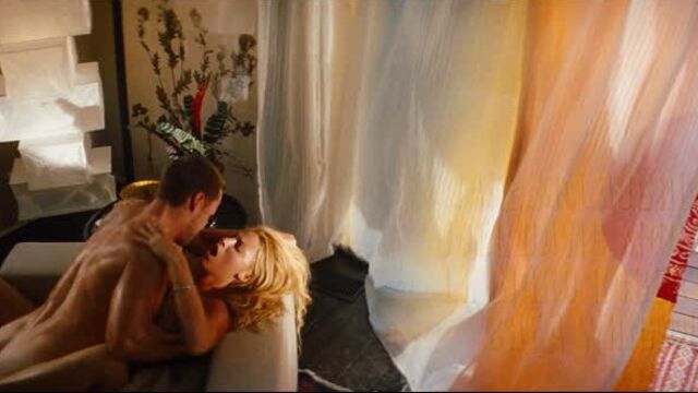 Blake Lively Nude - Savages (2012) HD 1080p Watch Online / Blake Lively - Particularly Dangerous