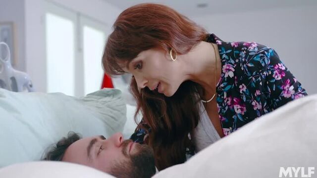 Mom woke up and fucked her son, sex milf mom mature woman love toy porn son bang incest HD new (Incest with mature mothers 18+)