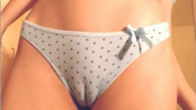 Girl in tight panties + camel toe :)