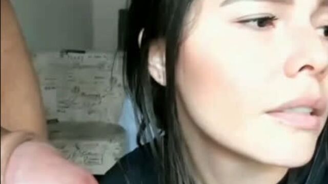 PORN CUM ON A BEAUTIFUL FACE