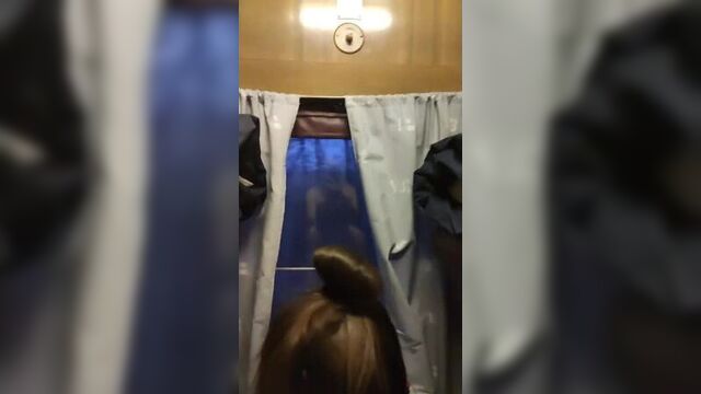 Fucks the conductor on the train while no one sees Russian porn leak