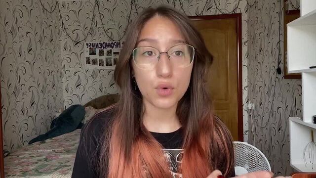 [valerianka] I answer your questions about college