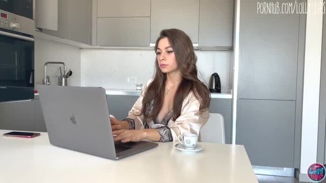 Horny milf fucked the delivery man