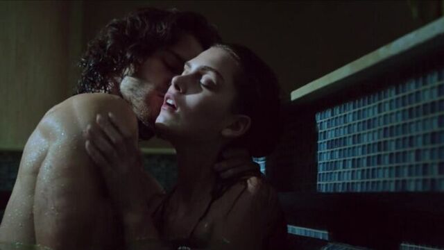 Bed and erotic scenes from the film "Top Model 16"
