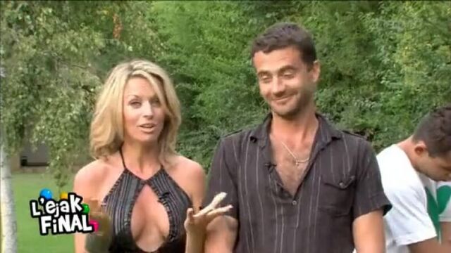 Sex in front of a TV show host. CFNM, voyeur