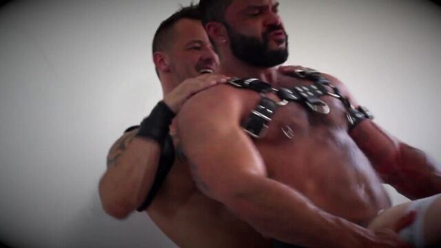 #GayHran. 2017 Three jocks fucking at home. Gay porn jocks bodybuilders group fucking anus licking rimming BDSM