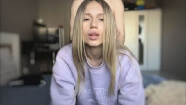 [PornHub] Allinika - Doesn't suck and just gets fucked in the pussy