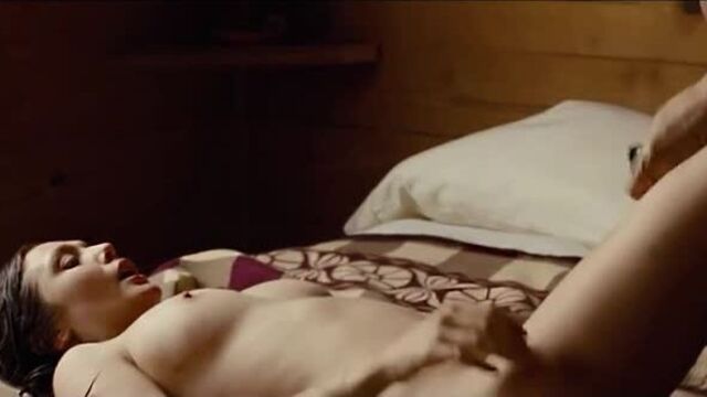 Elizabeth Olsen (Elizabeth Olsen) bare breasts sex incest in the movie Oldboy (2013)