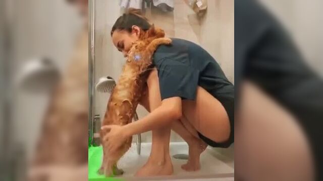 Girl washes her pussy in the shower
