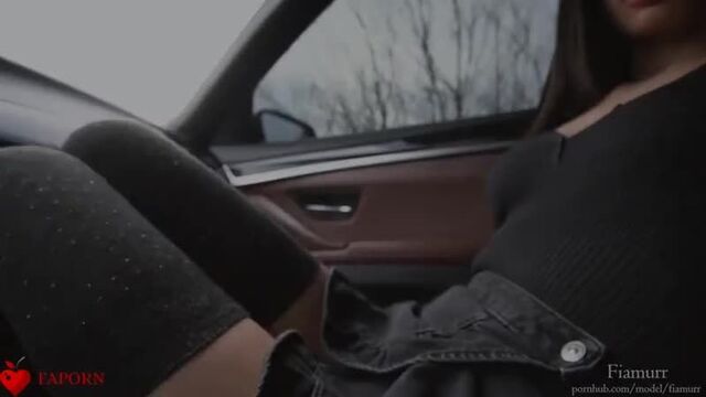 blogger fucked in the car and gave it to the mouth of boredom