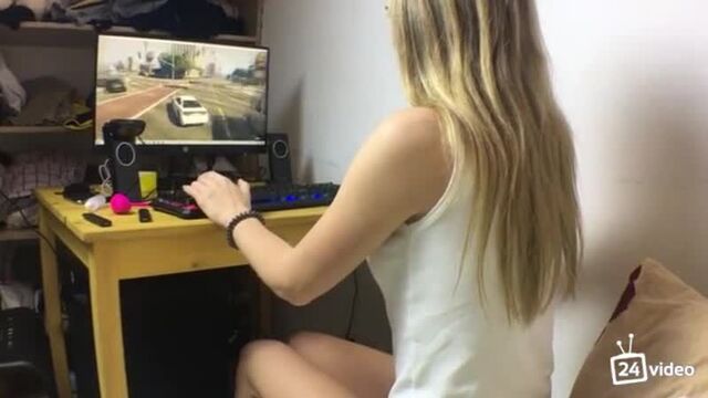 Played on the computer, sucked and fucked [brazzers, porn, sex, lesbian, blowjob, anal, public]