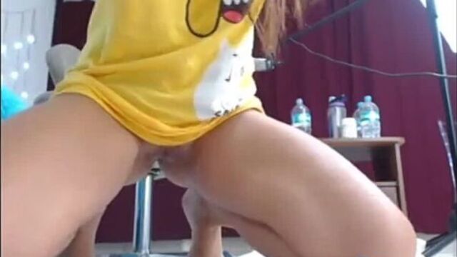 Girl cums from masturbation
