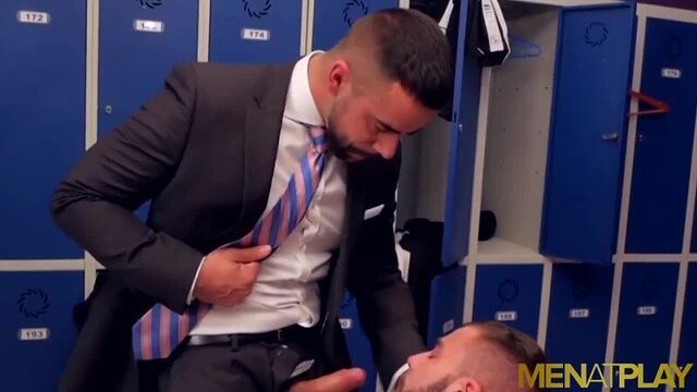 gay.cc - Two athletes fuck hard in the gym locker room