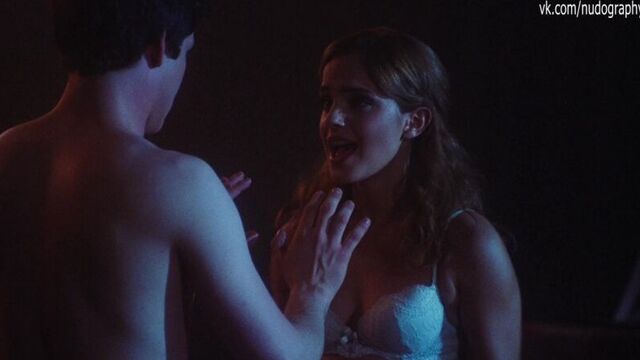 Emma Watson in The Perks of Being a Wallflower (2012, Stephen Chbosky) 1080p