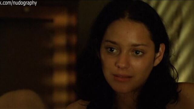 Naked Marion Cotillard in the movie "Furious" (1999, Furia, Alexandre Aja)