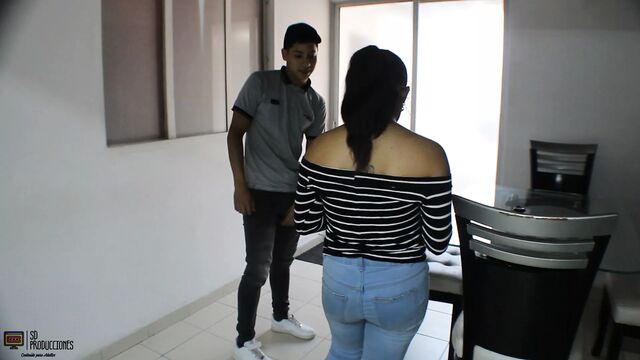 Horny brunette gets fucked by a big dick - porn in Spanish
