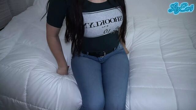 My friend's girlfriend's amazing ass in tight jeans. Real orgasm and creampie. she left my cum in her pussy