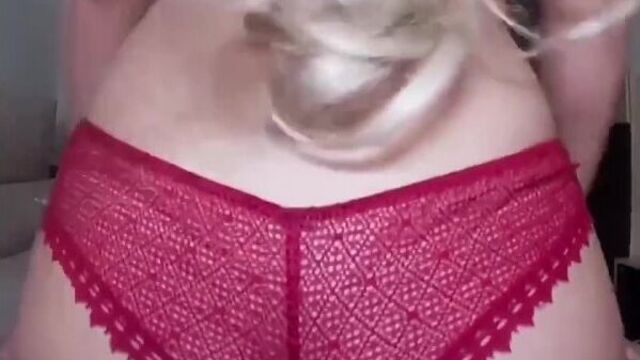 Fucked the owner of the apartment (Porn Sex fuck Fuck Homemade porno Amateur teen Home Porn XXX young homemade)