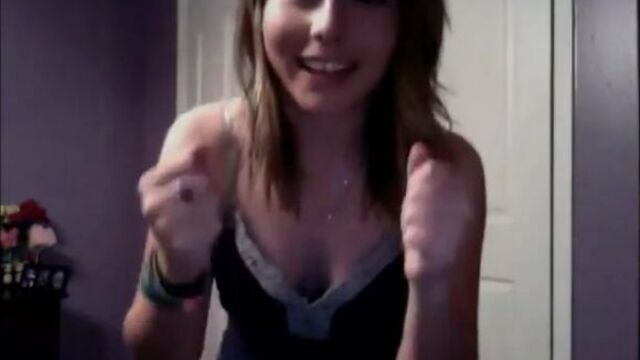 Young girl showed her tits on camera