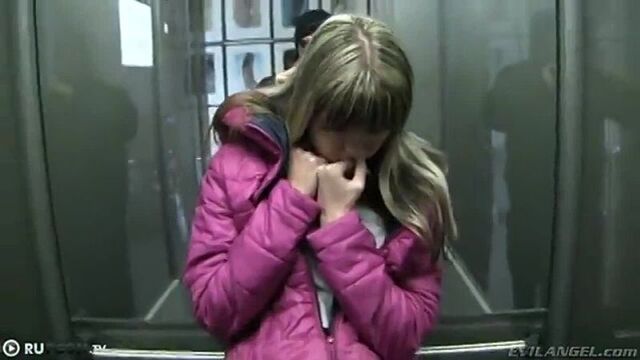 Russian girl gets fucked in anal well