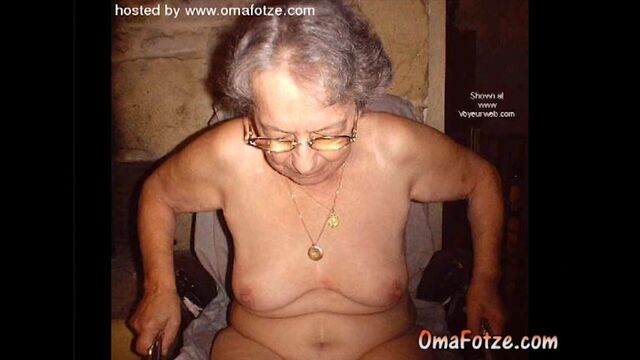 OmaFotze - Amateur photos of horny old grannies