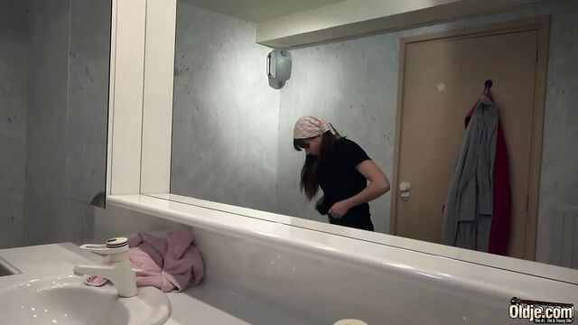 Old young cleaning lady gets fucked by shrunken grandfather