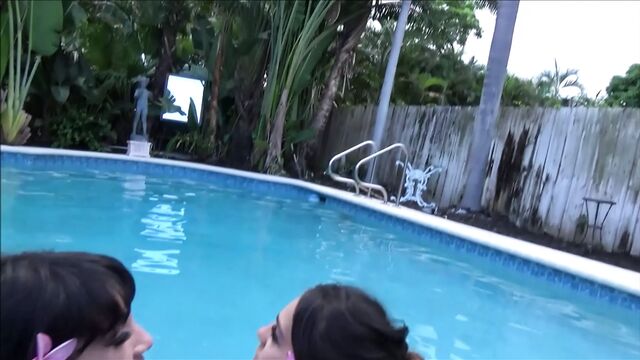 Teen best friend plays after school - perfect girlfriend