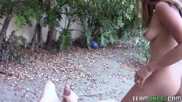 A naked black woman sucked a pick-up artist’s dick on the street and posed