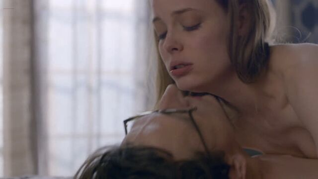 Gillian Jacobs (Gillian Jacobs hot scenes in "Love" s01e07 2016)