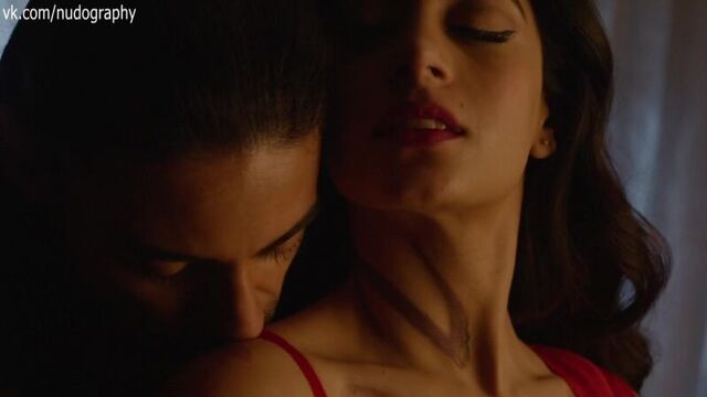 Emeraude Toubia in the series "Shadowhunters" (Shadowhunters, 2016) - Season 1 / Episode 3 (s01e03)