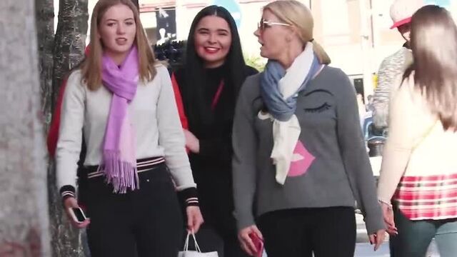 Shaker part 2 jerks off in public (prank vulgar Sex ArtHDCinema.it New Films TV Series Cinema Erotic humor funny sexy Clip Girls