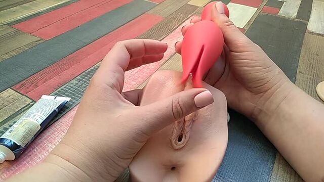 Universal sex massager and vibrator Siren Coral from Svakom.