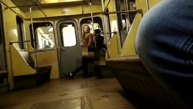 Sex in the Nizhny Novgorod metro on February 14