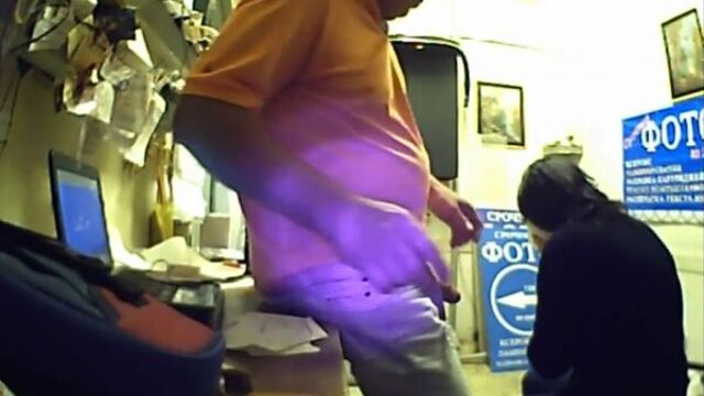 Gave a blowjob to the boss (Russian homemade porn)