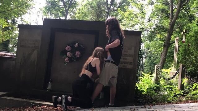 Risky quick sex in a cemetery, young girl gives blowjob and fucks! Private Homemade Amateur Sex