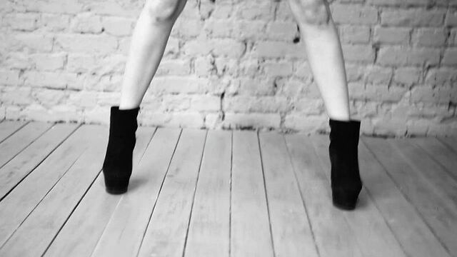 Nude posing, models [erotica, not porn]
