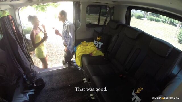 An innocent girl gets fucked in Carol Marf's car (part 1) [Foreign amateur