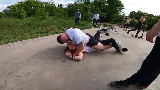 Fight between Mishani Ogordnik and an MMA fighter