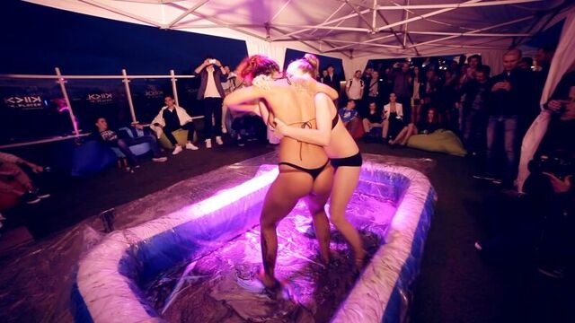 Female fights topless in the dirt (Dirty nights)