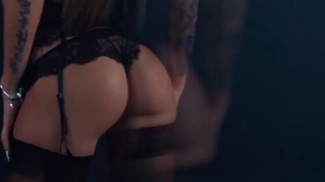 Hot sexy girls _⁄ Very hot sexy girls and their body parts