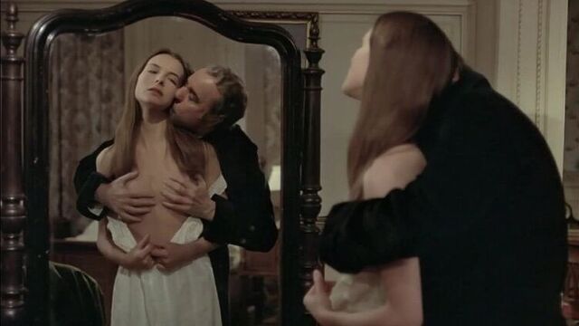 Naked Carole Bouquet