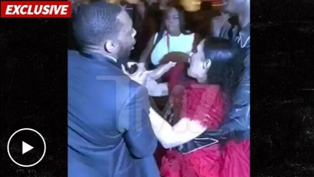 Cardi B and Nicki Minaj fight at the Harper's Bazaar party. Full video